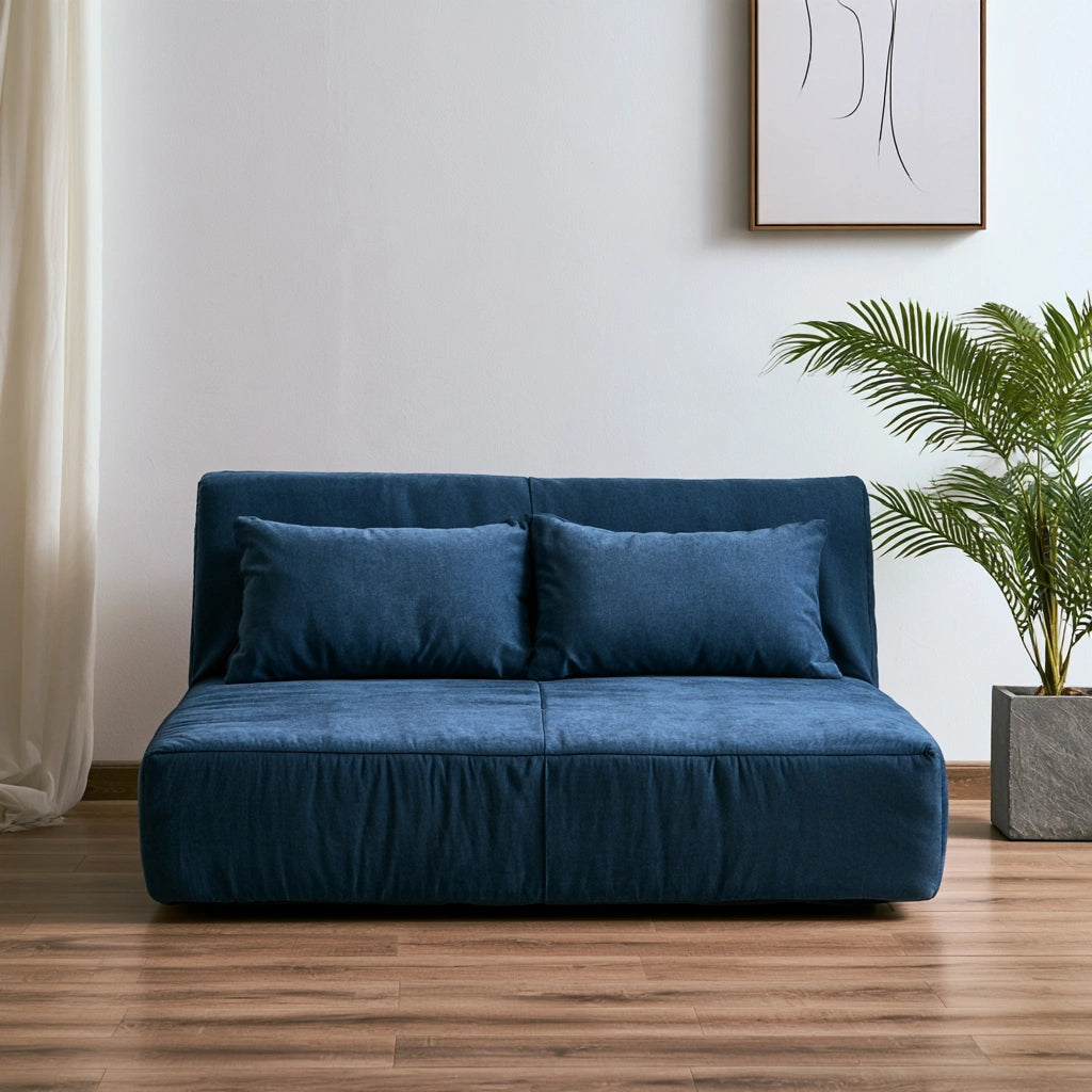 Rozkładana sofa do spania z tapicerki w kolorze niebieskim, składana konstrukcja, mebel do salonu marki Timbertechbenchco.